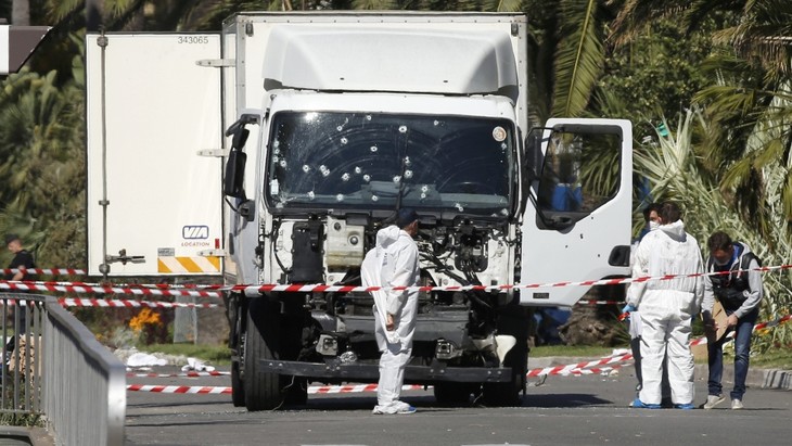 France begins three days of mourning after Nice attack - ảnh 1